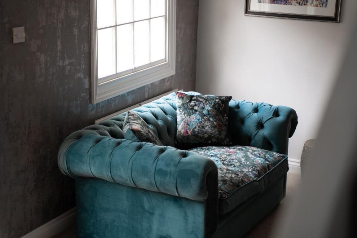 Perfectly Located Central Chester Town House -2Br Extérieur photo