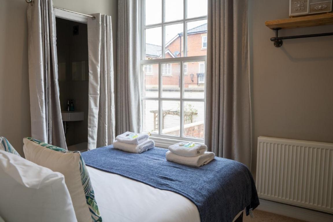 Perfectly Located Central Chester Town House -2Br Extérieur photo